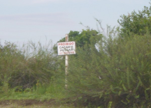 "scheißen und fischen verboten!"