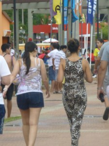 Da ist er der Ganzkörpertarnanzug!