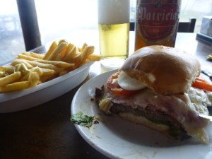 chivito mit pommes und patricia