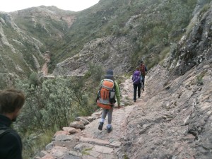 hier wandern wir auf dem "Camino de Incas", einem über 500 Jahre alten, von den Incas angelegten Weg.
